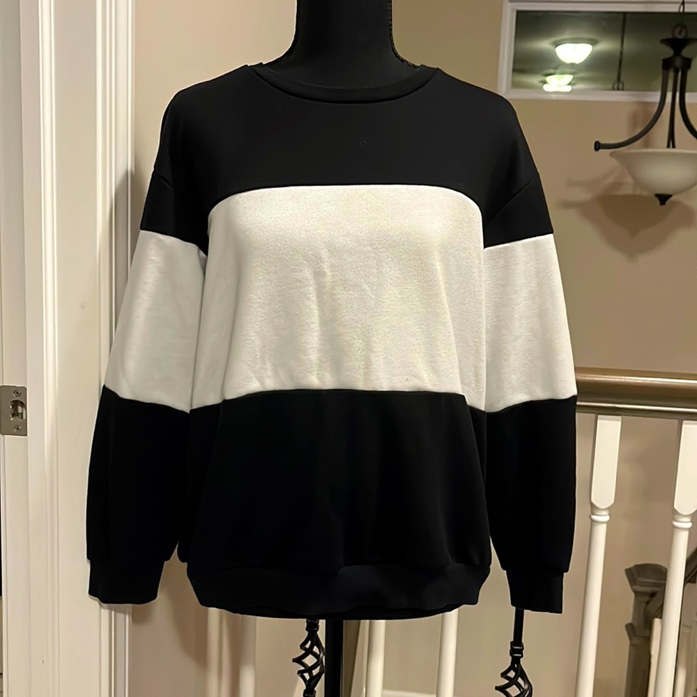SHEIN, M, black and white
